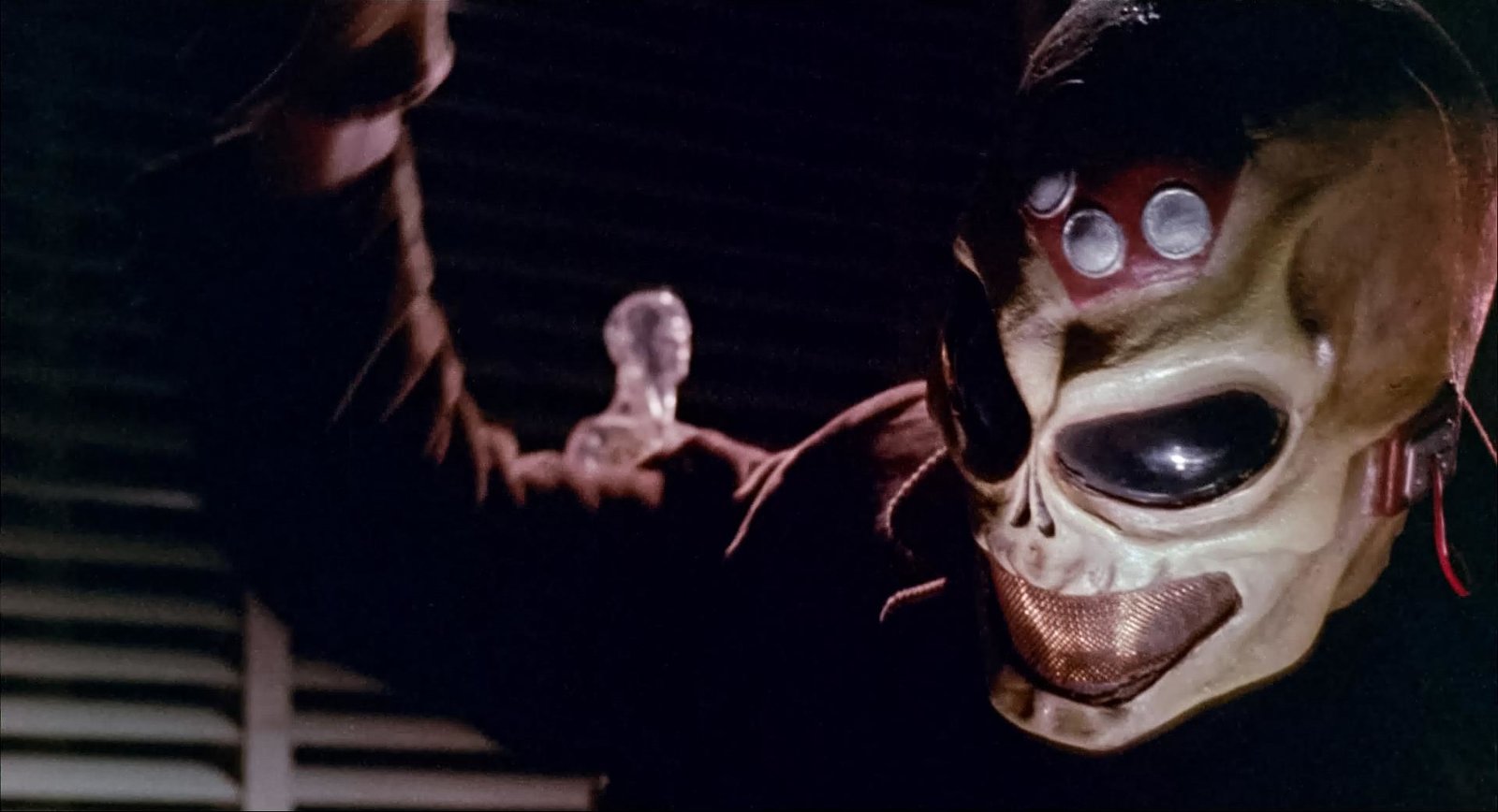 Astro Zombies  (blu-ray)