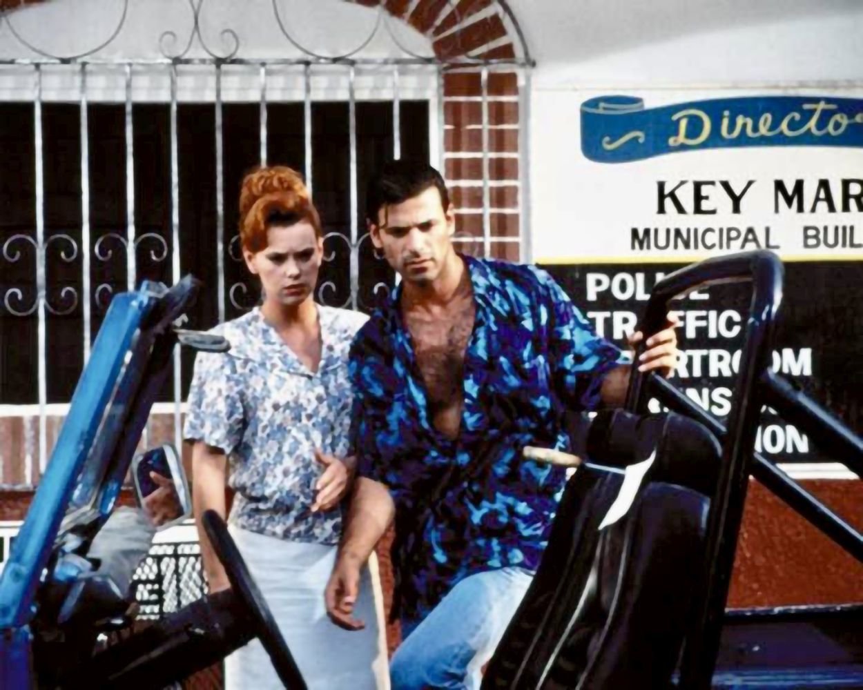 Tropical Heat - Der Film: Mord unter heißer Sonne / Spielfilm-Ableger der Kultkrimireihe (Pidax Film-Klassiker)  (DVD) Tropical Heat - Der Film: Mord unter heißer Sonne / Spielfilm-Ableger der Kultkrimireihe (Pidax Film-Klassiker)  (DVD)