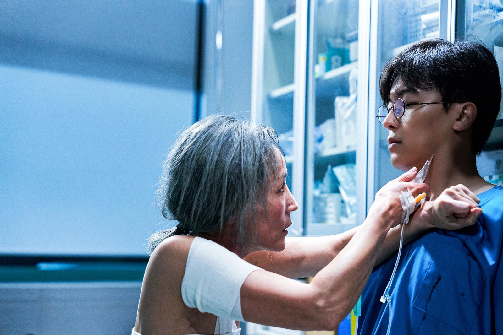 The Old Woman with the Knife  (DVD) The Old Woman with the Knife  (DVD)