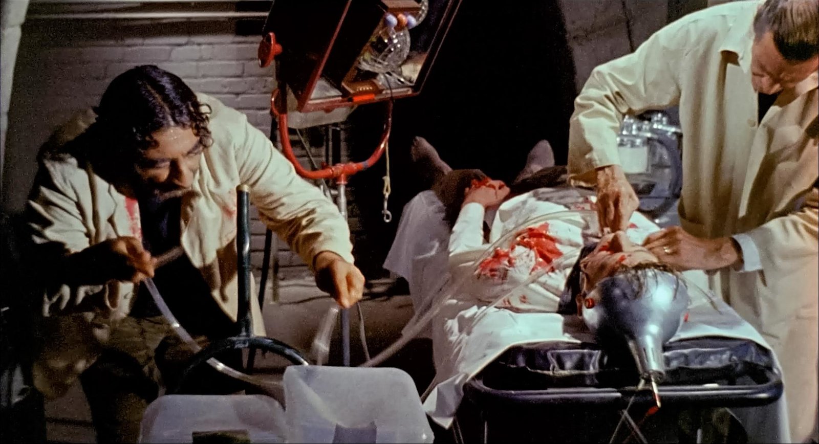 Astro Zombies  (blu-ray)