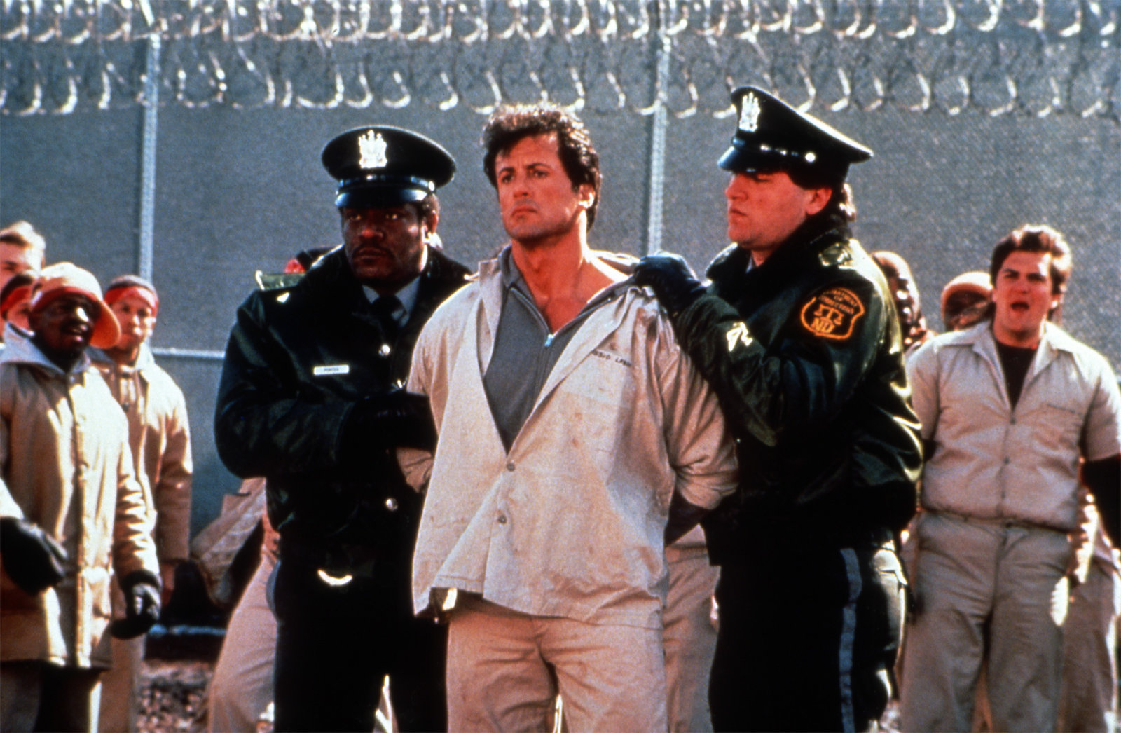 Lock Up - Überleben ist alles - Uncut Mediabook Edition  (4K Ultra HD+blu-ray) (C) Lock Up - Überleben ist alles - Uncut Mediabook Edition  (4K Ultra HD+blu-ray) (C)