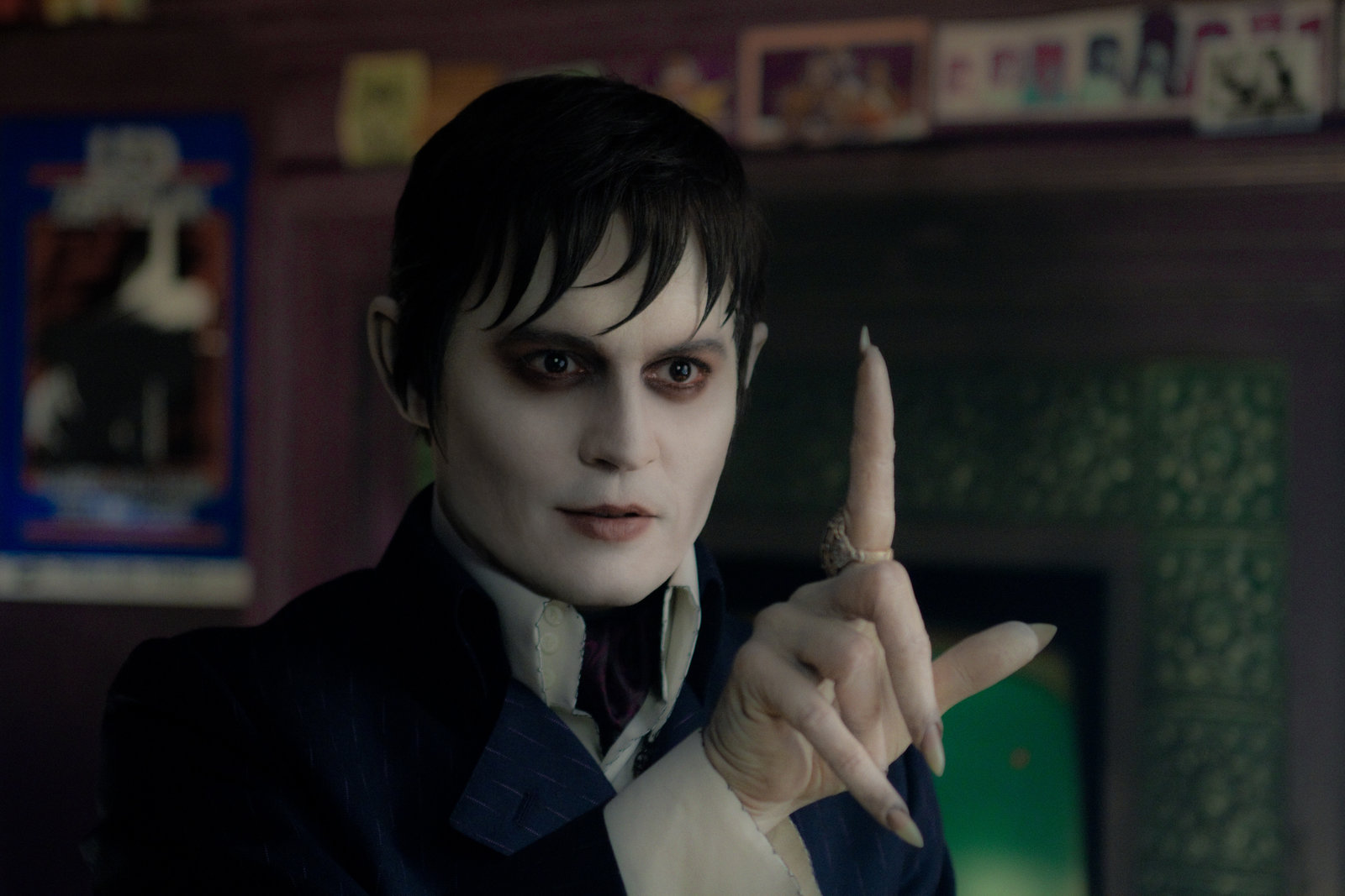 Dark Shadows  (DVD)