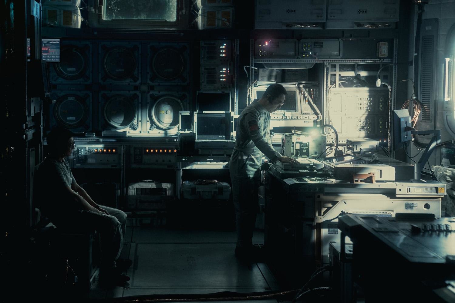 The Wandering Earth II  (DVD)