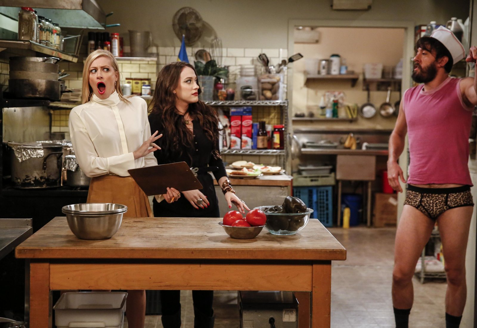 2 Broke Girls: Die komplette Serie  [17 DVDs]  (DVD)