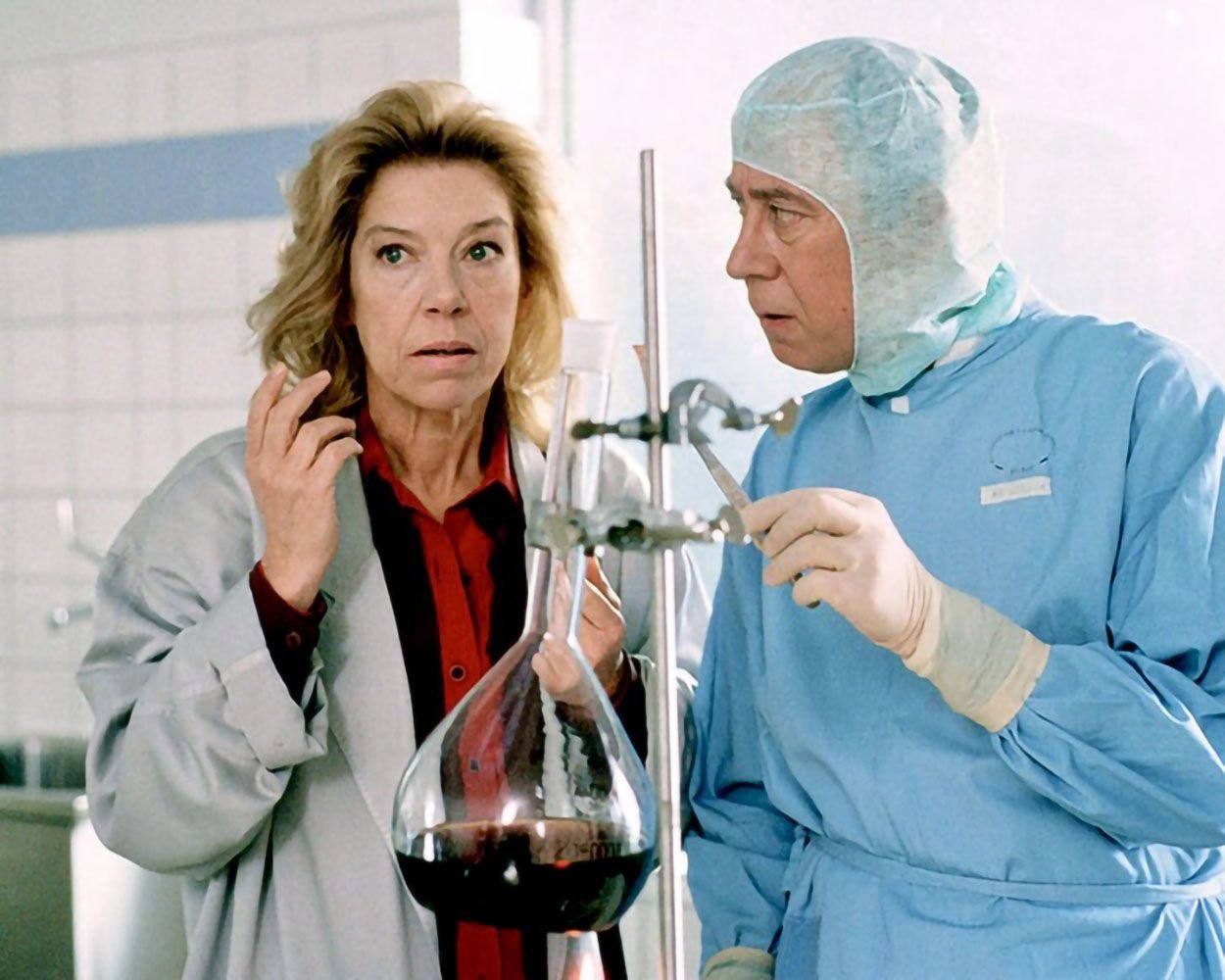 Adelheid und ihre Mörder - Komplettbox / Die komplette 65-teilige preisgekrönte Kult-Serie mit Evelyn Hamann (Pidax Serien-Klassiker)  [15 DVDs]  (DVD)
